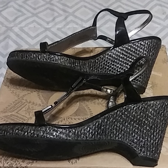 Anne Klein wedges - Picture 3 of 3